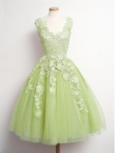 Attractive Yellow Green A-line V-neck Sleeveless Tulle Knee Length Lace Up Appliques Dama Dress for Quinceanera