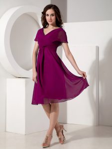Fine Purple Short Sleeves Knee Length Ruching Zipper Mother Dresses
