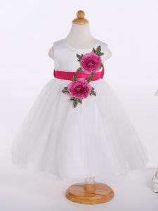 Ideal White Tulle Zipper Toddler Flower Girl Dress Sleeveless Knee Length Bowknot and Hand Made Flower