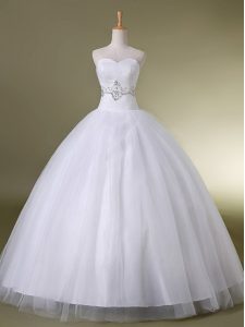 Elegant Sweetheart Sleeveless Tulle Wedding Gowns Beading Lace Up