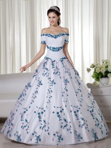 Fantastic White Ball Gowns Off The Shoulder Short Sleeves Organza Floor Length Lace Up Embroidery Quinceanera Gowns