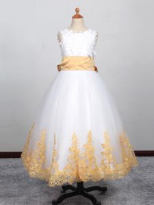 Modern White Tulle Lace Up Scoop Sleeveless Floor Length Flower Girl Dresses for Less Appliques