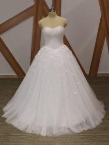 Traditional Sweetheart Sleeveless Wedding Gowns Floor Length Beading and Hand Made Flower White Tulle