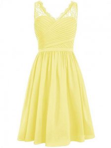 Admirable Yellow Chiffon Side Zipper Bridesmaid Dresses Sleeveless Knee Length Lace and Ruching