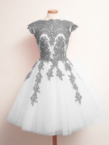 Tulle Scalloped Sleeveless Lace Up Appliques Damas Dress in White