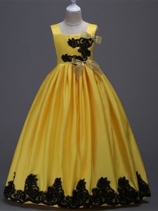 Custom Designed Yellow A-line Taffeta Square Sleeveless Appliques and Bowknot Floor Length Zipper Kids Pageant Dress