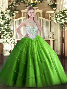 Fitting Sleeveless Beading and Appliques Zipper Ball Gown Prom Dress