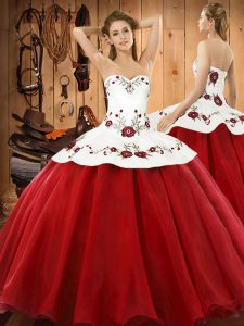 Low Price Wine Red Halter Top Lace Up Embroidery Quince Ball Gowns Sleeveless