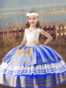 Beautiful Off The Shoulder Sleeveless Little Girl Pageant Gowns Floor Length Embroidery Blue Satin