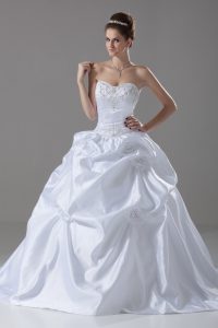 White Sleeveless Taffeta Brush Train Lace Up Wedding Dress for Wedding Party