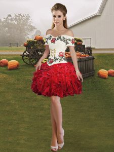 Sleeveless Mini Length Embroidery and Ruffles Lace Up Homecoming Gowns with Red