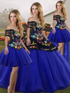 Custom Fit Royal Blue Lace Up Off The Shoulder Embroidery Quinceanera Gowns Tulle Sleeveless