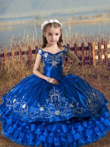 Royal Blue Ball Gowns Embroidery and Ruffled Layers Little Girl Pageant Gowns Lace Up Satin and Organza Sleeveless Floor Length
