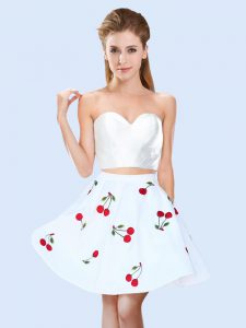 Sweet Sleeveless Satin Mini Length Lace Up Quinceanera Dama Dress in White with Pattern