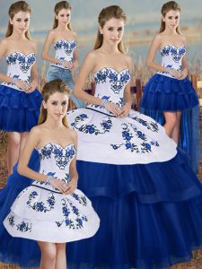 Custom Made Sweetheart Sleeveless Sweet 16 Quinceanera Dress Floor Length Embroidery and Bowknot Royal Blue Tulle