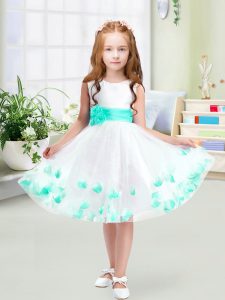 Elegant White A-line Scoop Sleeveless Tulle Knee Length Zipper Appliques and Belt Flower Girl Dresses