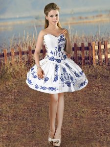Luxurious Sleeveless Lace Up Mini Length Embroidery Prom Dress