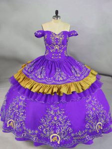 Sweet Sleeveless Satin Lace Up Quinceanera Gowns in Purple with Embroidery