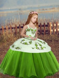 Customized Green Straps Lace Up Embroidery Pageant Gowns Sleeveless