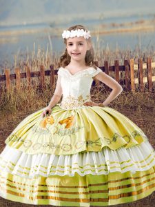 Discount Yellow Ball Gowns Satin Off The Shoulder Sleeveless Embroidery Floor Length Lace Up Girls Pageant Dresses