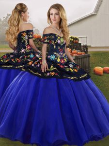 Trendy Royal Blue Ball Gowns Off The Shoulder Sleeveless Tulle Floor Length Lace Up Embroidery Quinceanera Gown