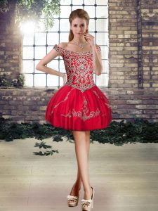 Pretty Off The Shoulder Sleeveless Prom Homecoming Dress Mini Length Beading and Appliques Red Tulle
