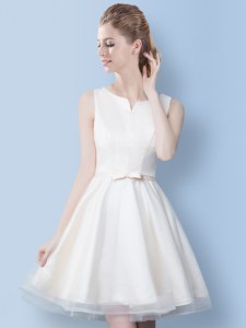 Scoop White Sleeveless Knee Length Bowknot Lace Up Bridesmaids Dress