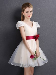 Champagne Short Sleeves Lace and Hand Made Flower Mini Length Dama Dress for Quinceanera