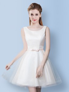 Scoop Sleeveless Tulle Knee Length Lace Up Wedding Party Dress in White with Bowknot