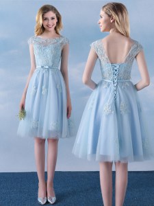 Stylish Scoop Cap Sleeves Quinceanera Court Dresses Knee Length Appliques and Belt Light Blue Tulle