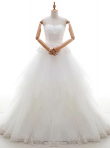 Luxurious White Zipper Wedding Gown Lace Sleeveless With Train Court Train