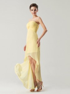Light Yellow Strapless Neckline Ruching Prom Evening Gown Sleeveless Zipper