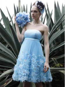 Hot Sale Baby Blue A-line Organza Strapless Sleeveless Beading and Ruching Knee Length Backless Cocktail Dresses