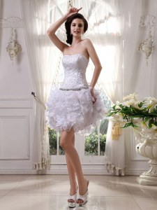 Admirable Organza Strapless Sleeveless Zipper Beading and Ruffles Cocktail Dresses in White