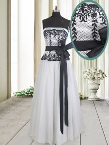 Sophisticated White And Black Strapless Zipper Lace and Bowknot Prom Gown Sleeveless