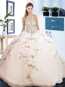 New Arrival Halter Top Sleeveless Quince Ball Gowns Floor Length Embroidery White Organza