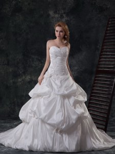 Cute Sweetheart Sleeveless Bridal Gown With Brush Train Beading and Appliques and Pick Ups White Taffeta