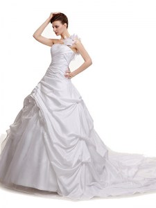 Hot Selling Pick Ups White Sleeveless Taffeta Court Train Lace Up Wedding Dress for Wedding Party