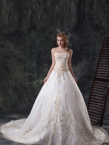 Organza Sweetheart Sleeveless Zipper Beading and Embroidery Wedding Dresses in White