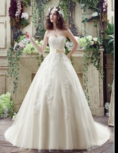 High End Sweetheart Sleeveless Wedding Dresses Court Train Lace and Appliques and Bowknot Champagne Tulle