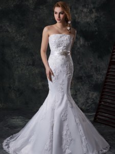 Simple Mermaid White Wedding Gowns Strapless Sleeveless Lace Up