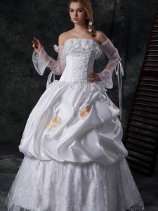 Free and Easy Floor Length White Wedding Gown Taffeta Sleeveless Lace and Appliques and Pick Ups
