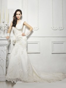 White Zipper Wedding Gowns Lace and Appliques Cap Sleeves With Train Court Train
